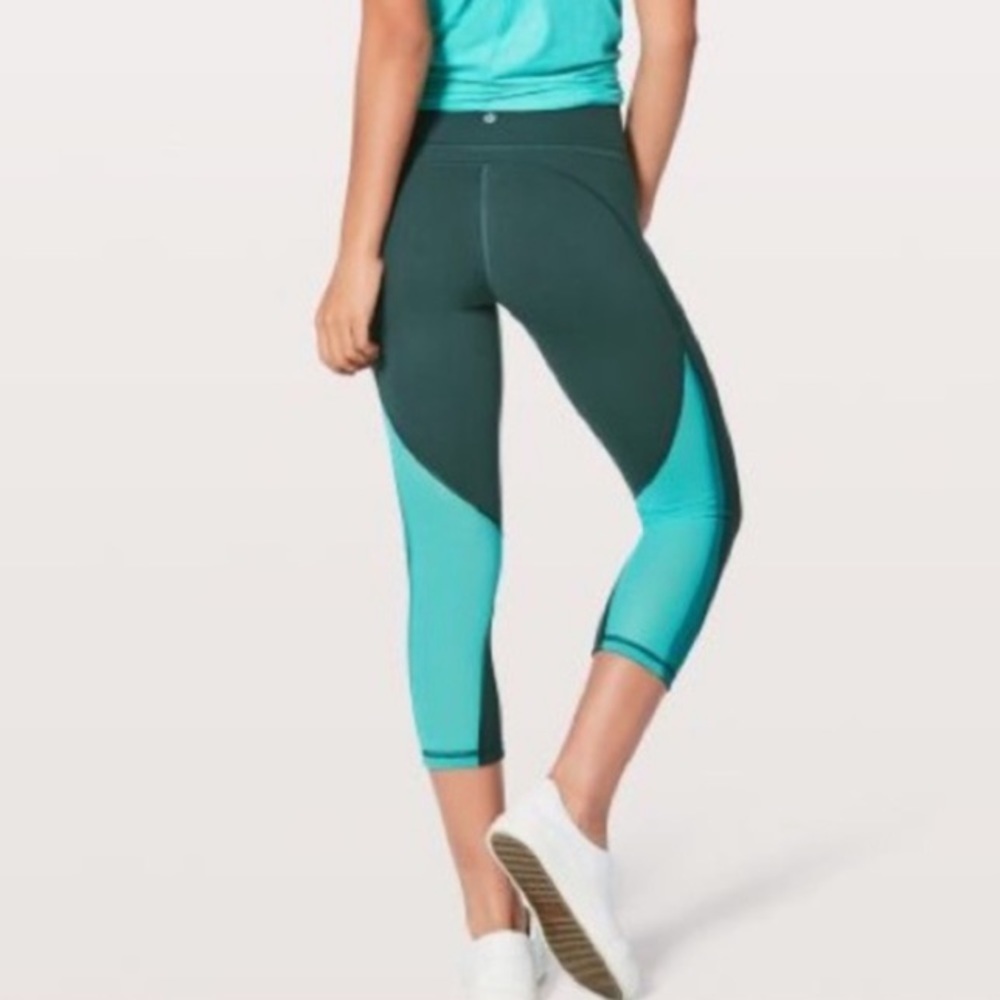 [lululemon] Mix and Mesh Crop